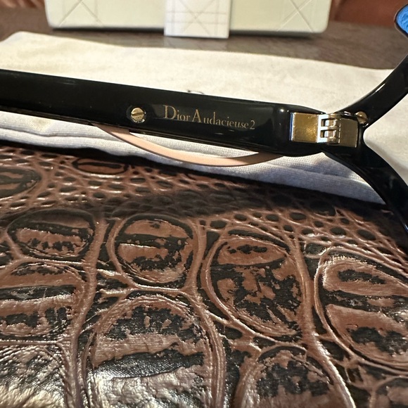 Christian Dior Paris, Butterfly Audacieuse 2, black and pink framed sunglasses - Picture 4 of 10